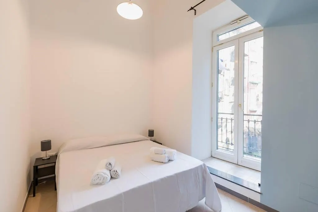 Apartment Colored House 2 Near Corso Umberto Naples Italy