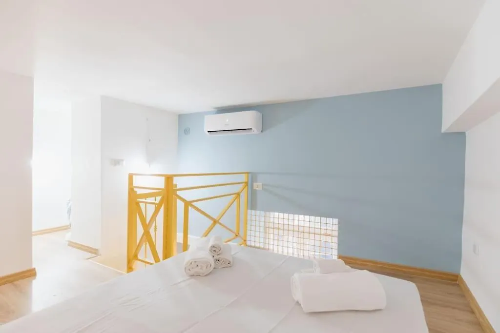 Apartment Colored House 2 Near Corso Umberto Naples
